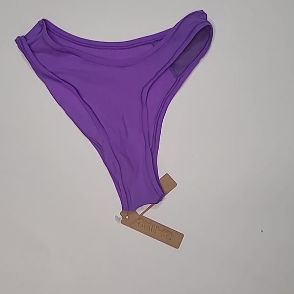 Skims Purple Thong - Picture 2 of 3